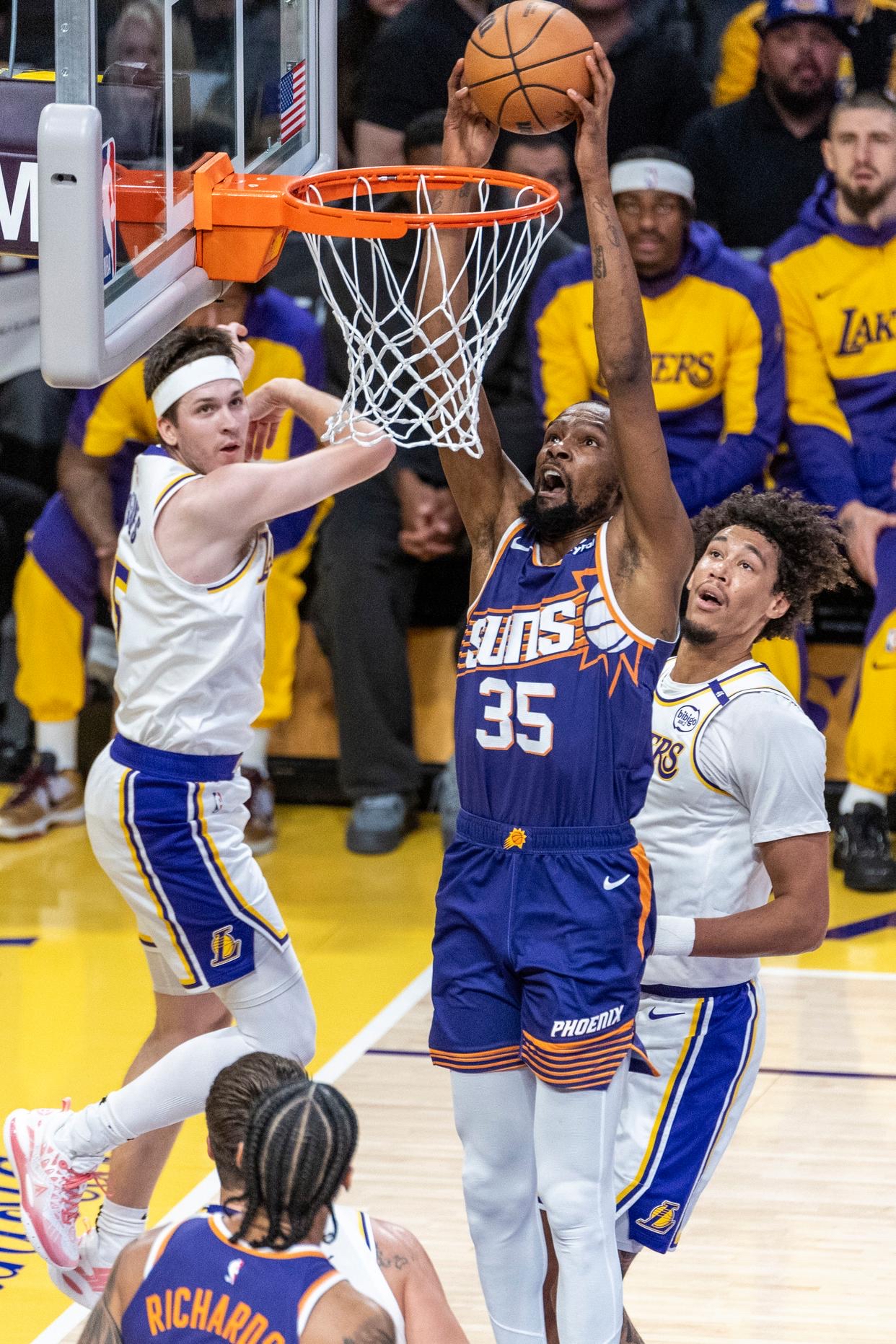 九游-东契奇焦点对战，浓眉哥与60激战公牛分钟，比赛局势复杂胜负难料！上演精彩一战的简单介绍-九游