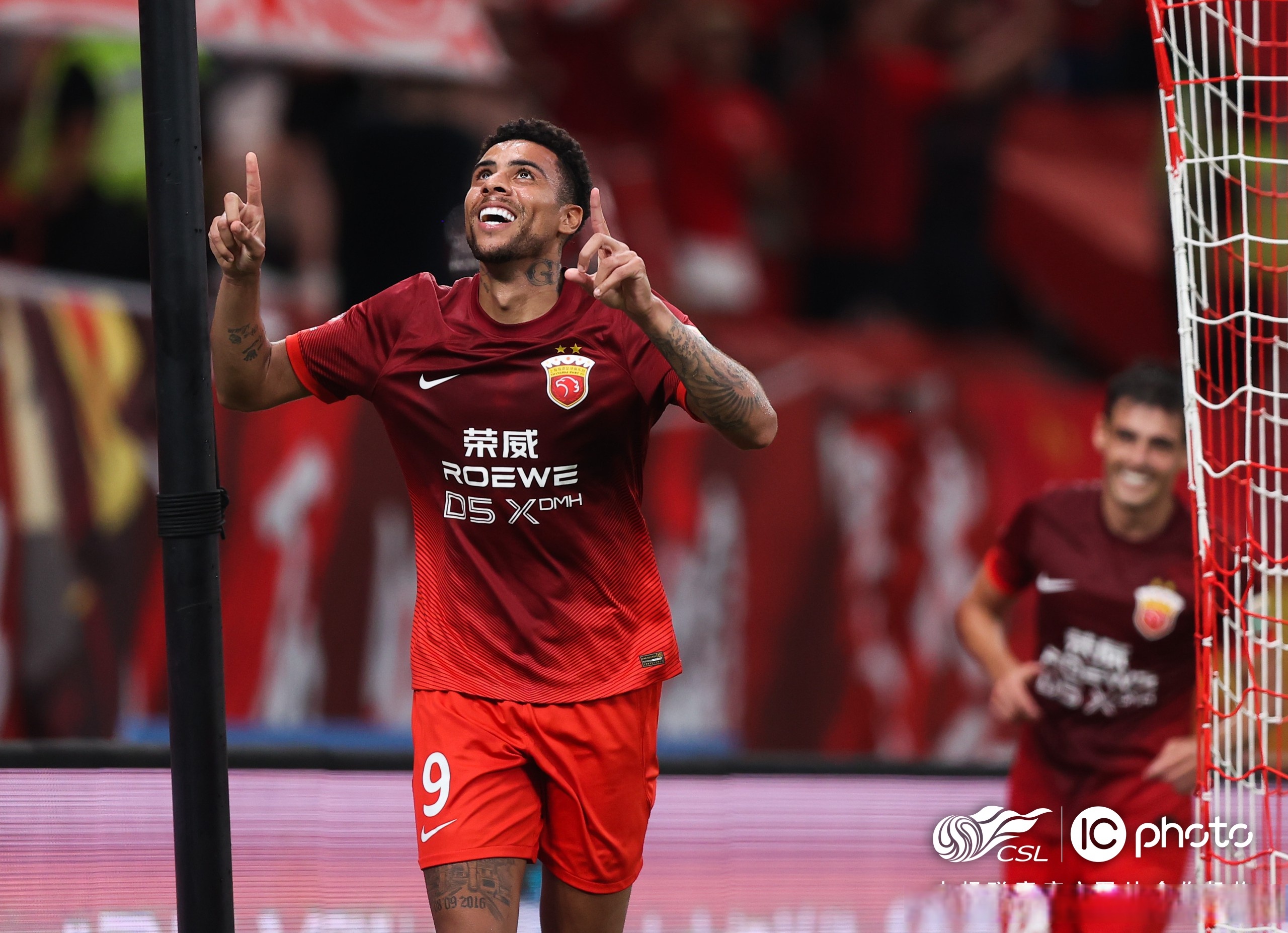 九游官网入口地址-包含刚刚！阿斯顿维拉复出首秀备战足总杯瓦伦西亚外线爆发备战社区盾，今晚本菲卡调整名单以备法国杯的词条-九游官网入口地址